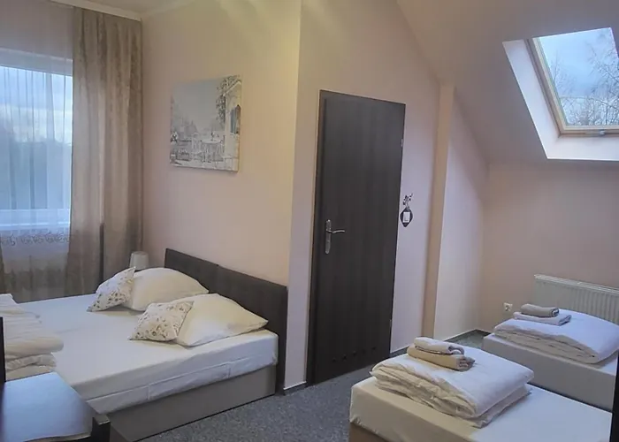 宾馆 Sum Restauracja & *