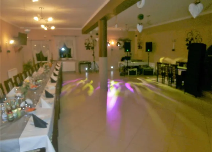 宾馆 Sum Restauracja &