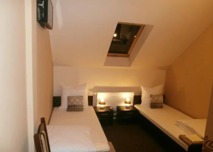 宾馆 Sum Restauracja & Meszna