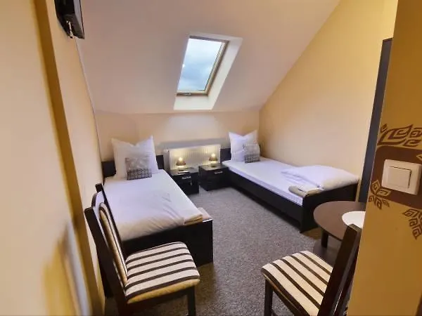 宾馆 Sum Restauracja & Meszna